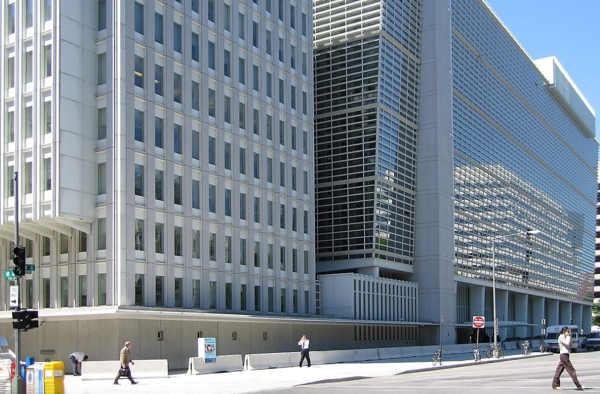 Il mondo procede a due velocità distinte secondo la Banca Mondiale