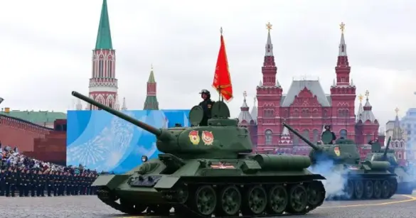La parata nella Piazza Rossa nella Russia di Putin